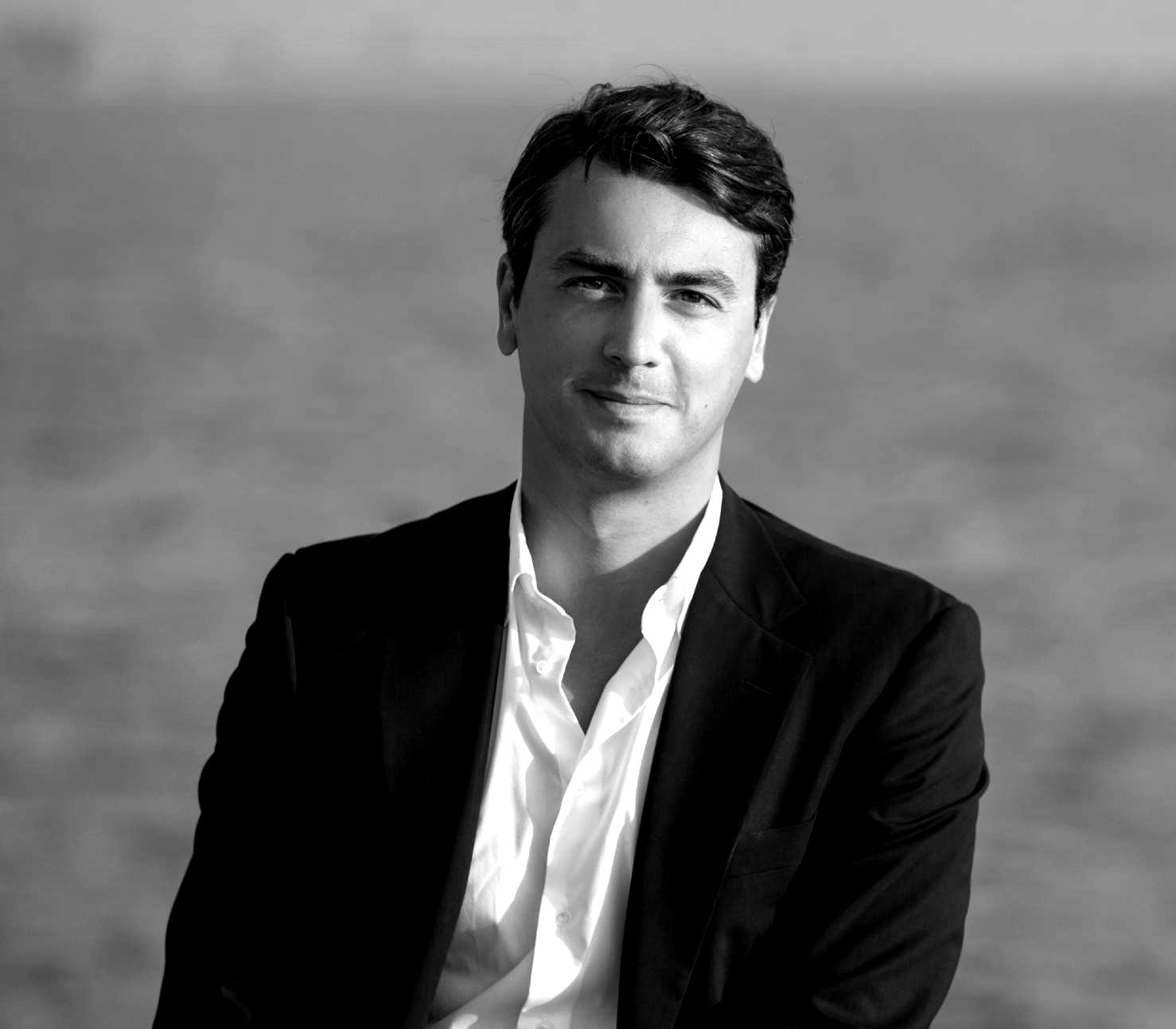 Christos-Ioannou-blackwhite